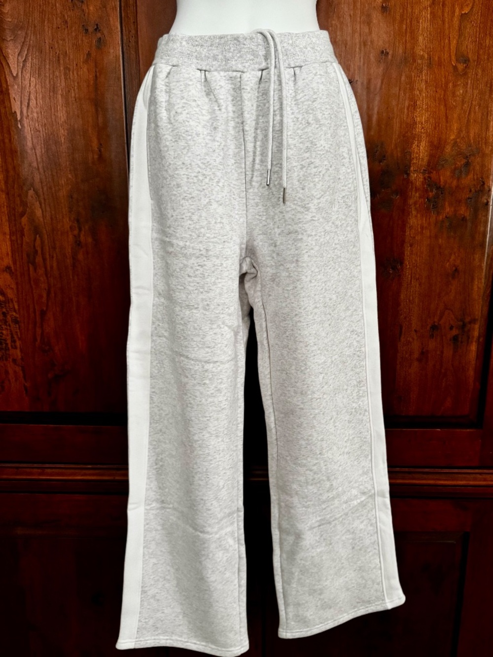 NWT Wilo the Label Gray Wide Leg Sweats with White Side Stripe  Size S